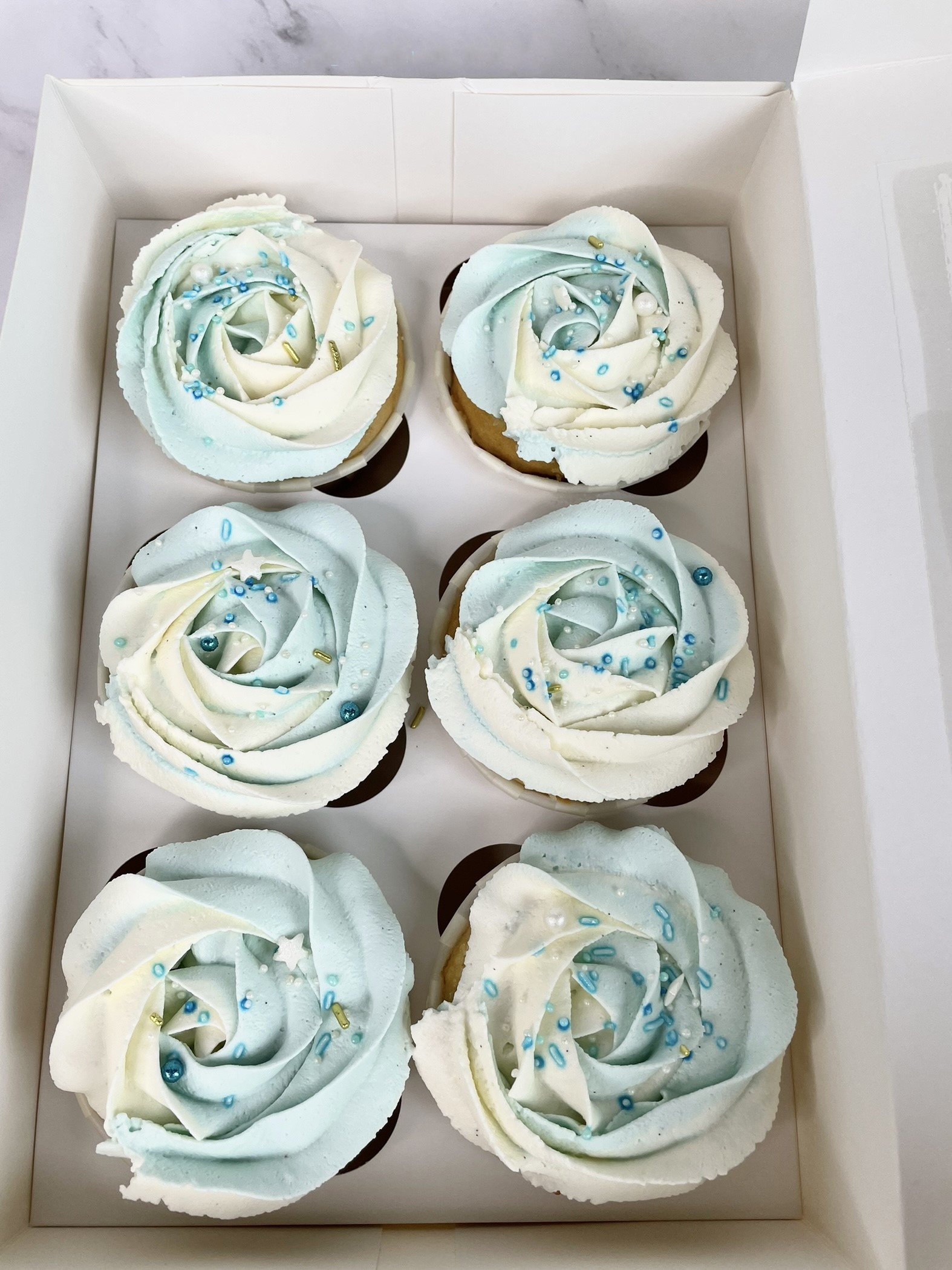 Cupcakes (à partir de 46€, notifier si vous souhaitez garnis ou non)