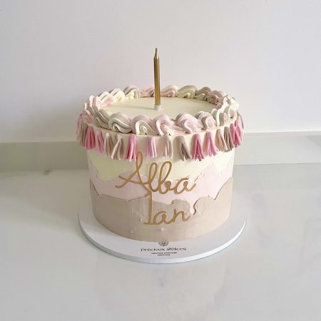 Gâteau d’anniversaire personnalisé pour adulte et enfants aux tons pastel, décoration sobre et élégante – Précieux Délices Orléans